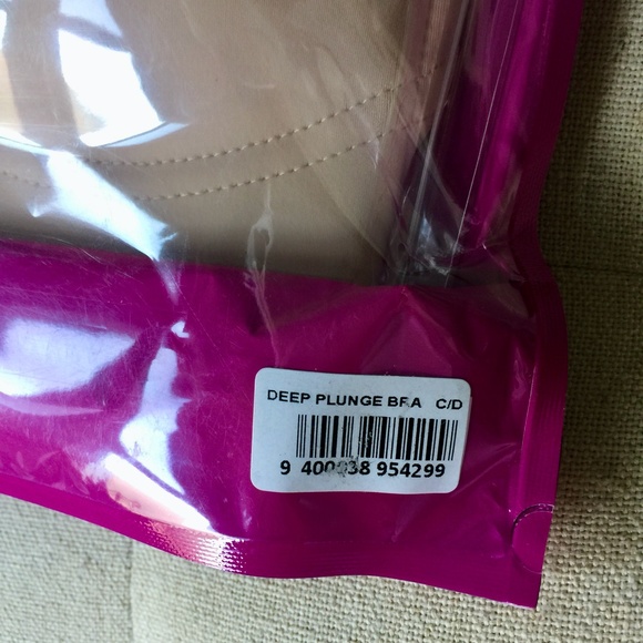 Heidi Klum Intimates Deep Plunge Bra Backless Strapless Adhesive C/D New NIP - Picture 4 of 5